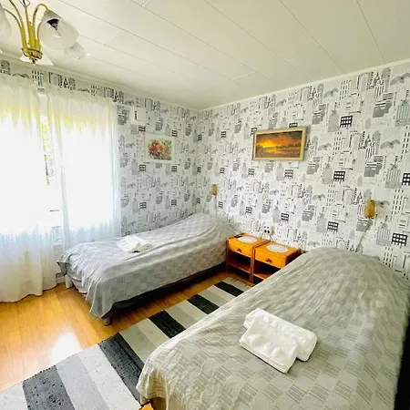 Gula Huset Homestay Jomala